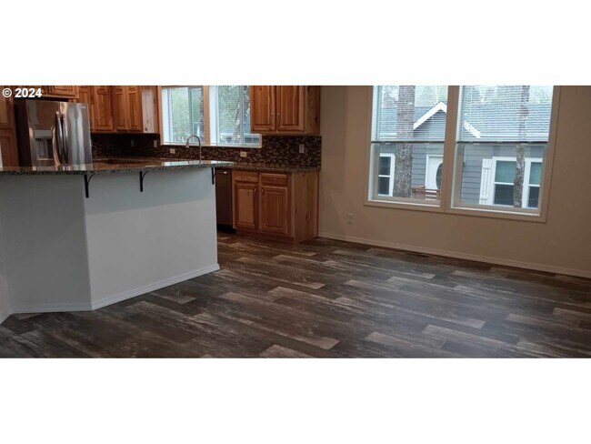 Building Photo - 348 N Falcon St