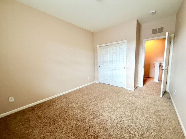 Building Photo - 1715 Dark Horse Rd