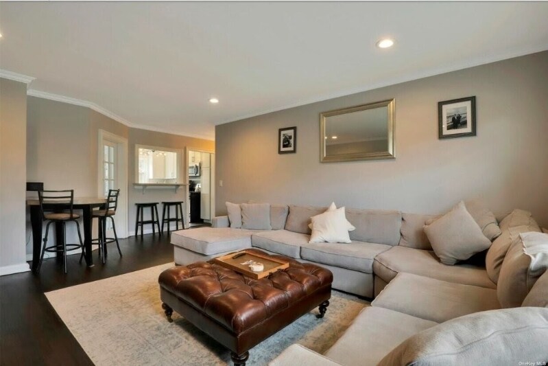 Building Photo - 20 Gibson Ave