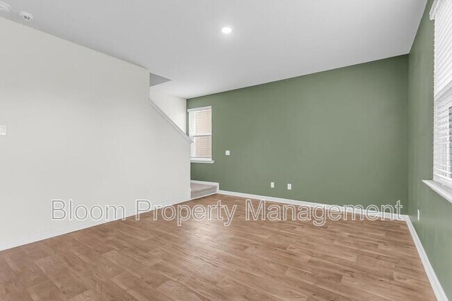 Building Photo - 502 Lk Rdg Blvd