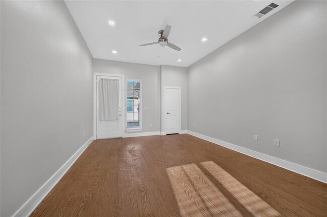 Building Photo - 2400 Louis Henna Blvd