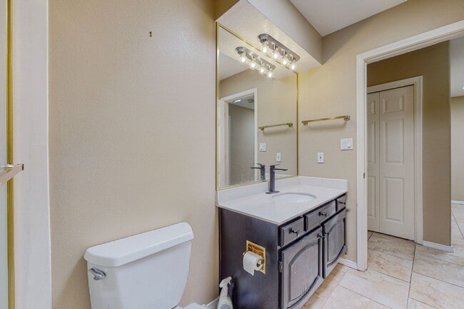 Building Photo - ACADEMY RIDGE 2 Bedroom Plus Office   2 Ba...