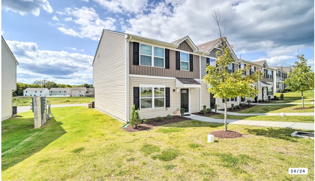 Building Photo - 2020-Built Beautiful 3 Bed 2.5 Bath End-Un...