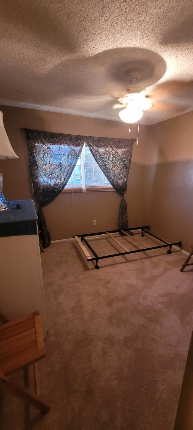 Building Photo - 6304 Kevin Ave