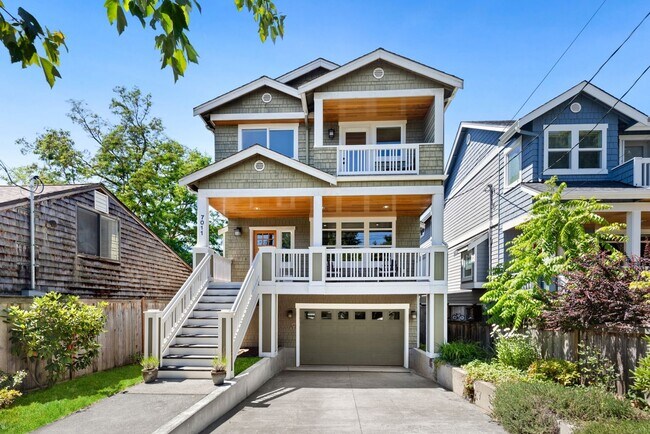 Primary Photo - Gorgeous Big Ravenna Home in Seattle
