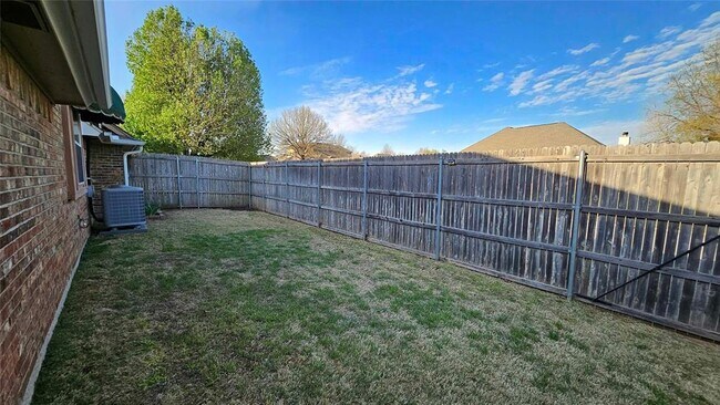 Building Photo - 1225 NW 198th St