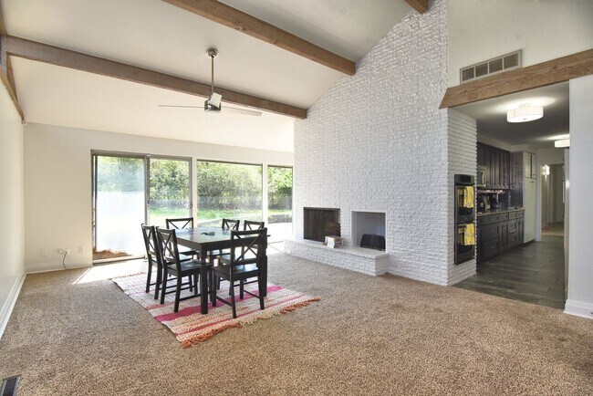 Building Photo - Mid Century Modern home in the Patrick Hen...