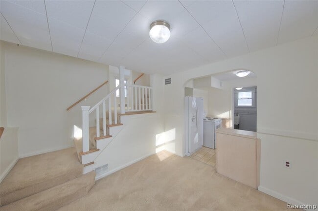 Building Photo - 9249 Whitall Ln