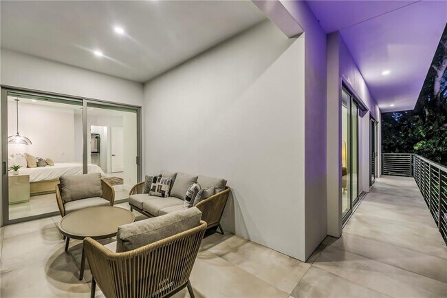 Building Photo - 2065 Goldenrod St