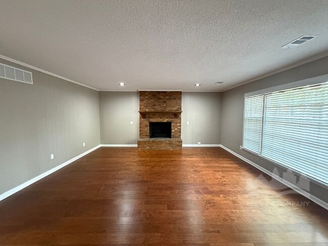 Building Photo - Welcome to your dream home in the heart of...