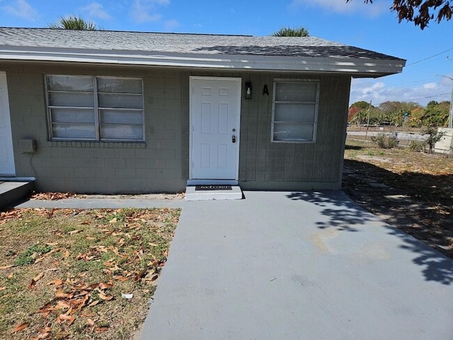 Building Photo - 815 Dundas Ct