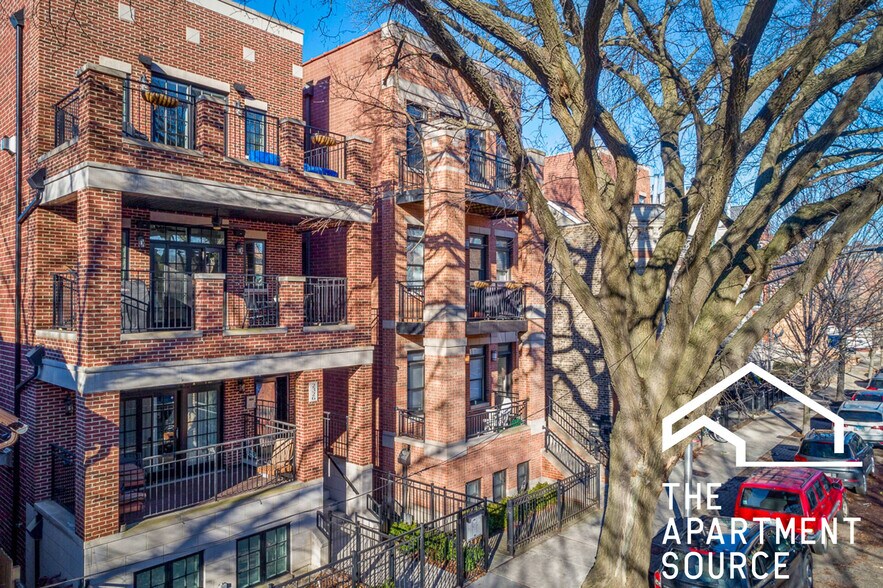 Building Photo - 2328 N Greenview Ave