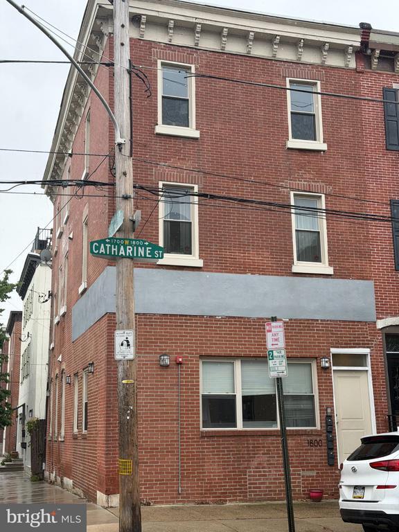 Building Photo - 1800 Catharine St