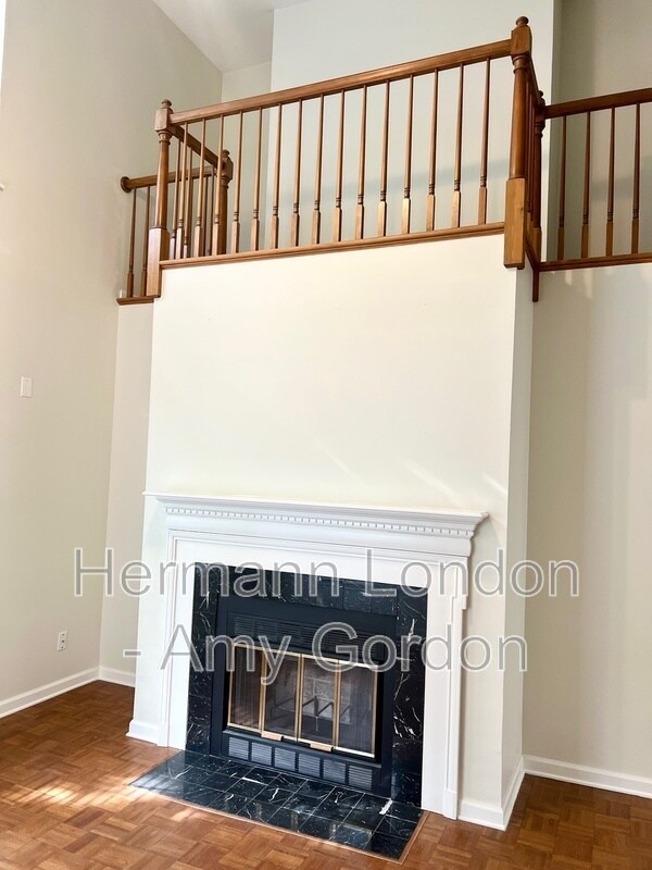 Building Photo - 4225 W Pine Blvd