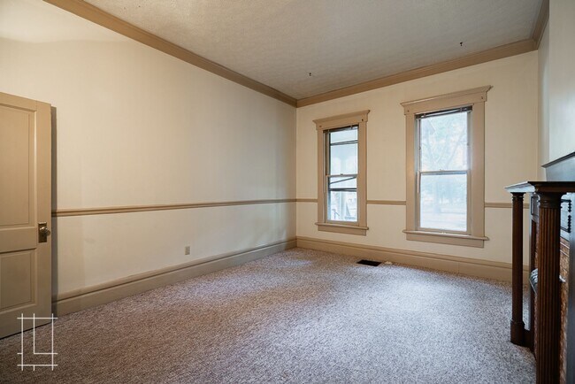 Building Photo - 836 Neil Ave