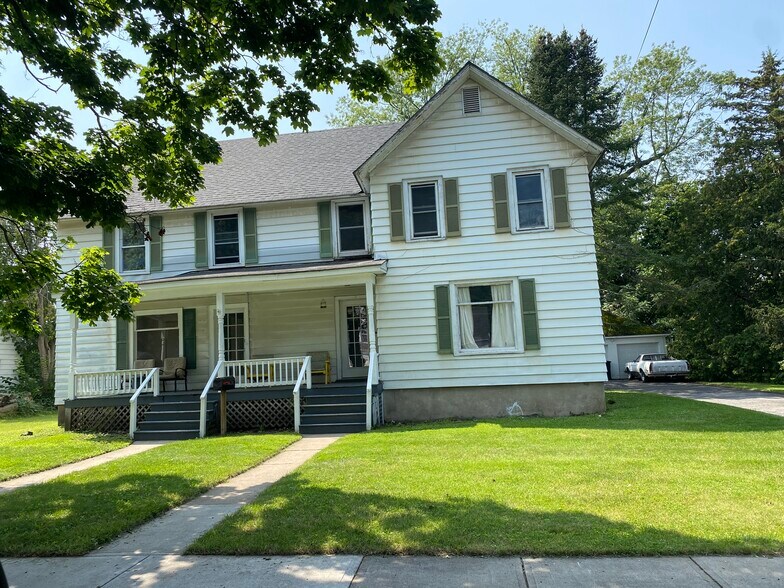 Primary Photo - 3 Morrison Ave