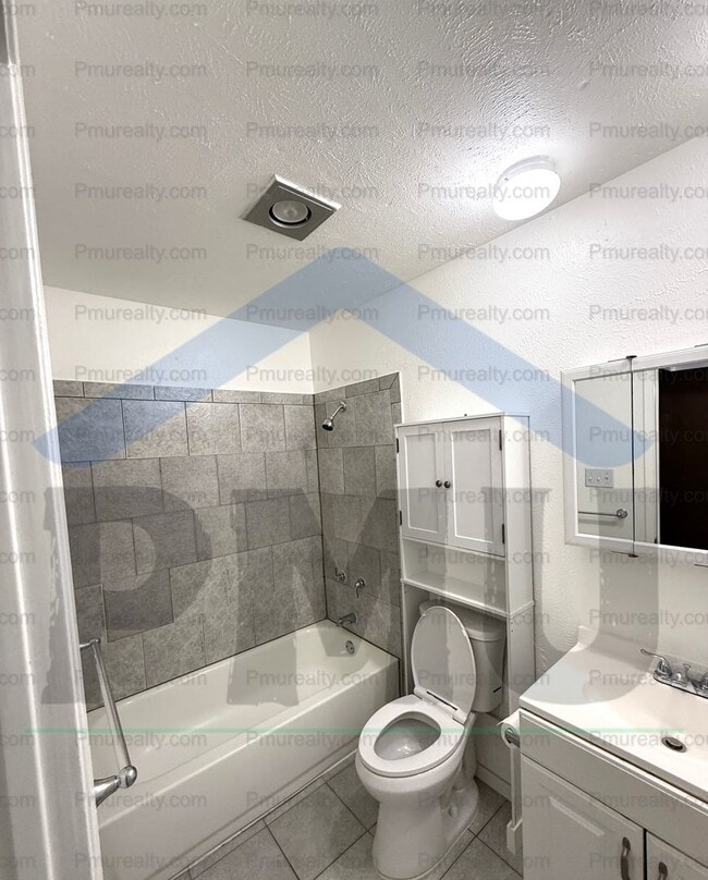 Building Photo - AVAILABLE NOW!!! Lovely 3/2/2 home in Grand Prairie