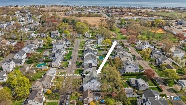 Building Photo - 228 Eastlawn St