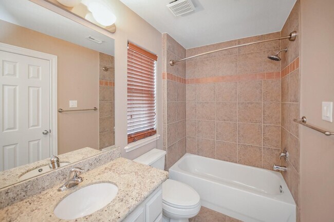 Building Photo - 1113 Peveto St