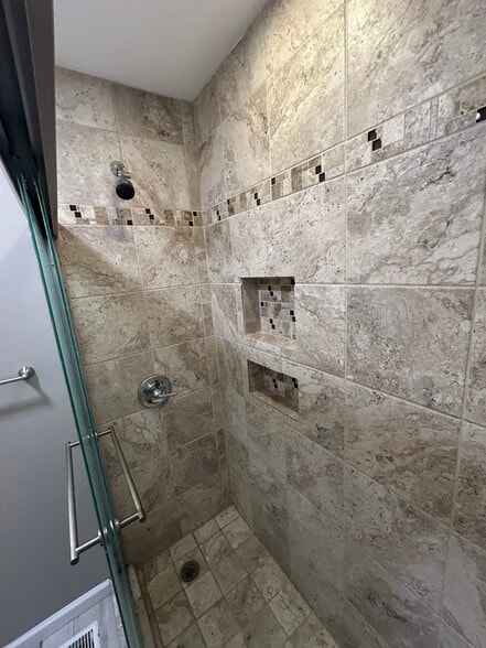 Bathroom 1 - 1675 Crystal Heights Rd