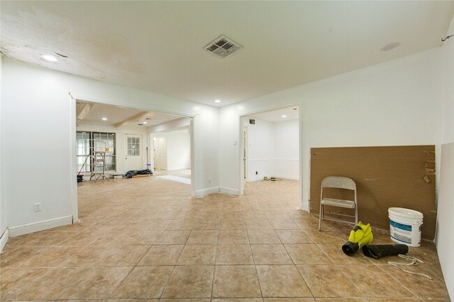 Building Photo - 2117 Willow Wisp Dr