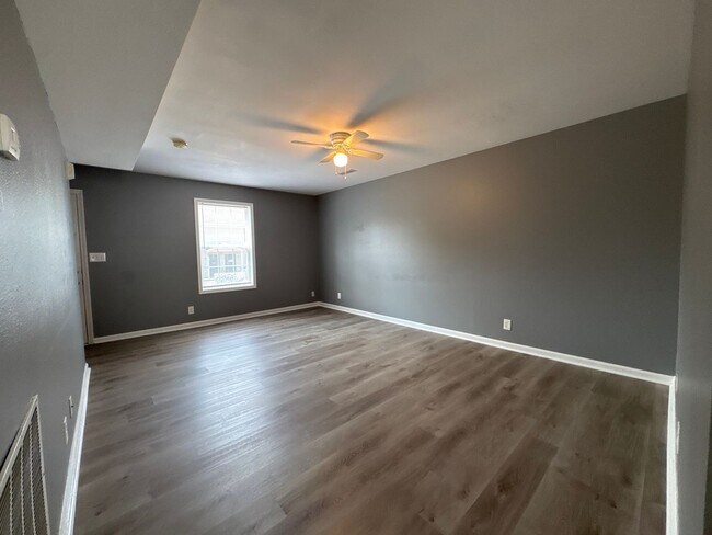 Building Photo - 244 Executive Ave