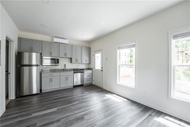 Building Photo - 1357 Finley St NE