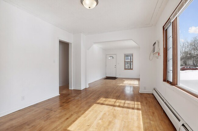 Building Photo - 1119 Matilda St