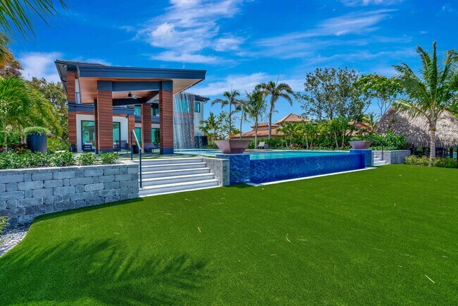 Building Photo - 416 S Lake Dr