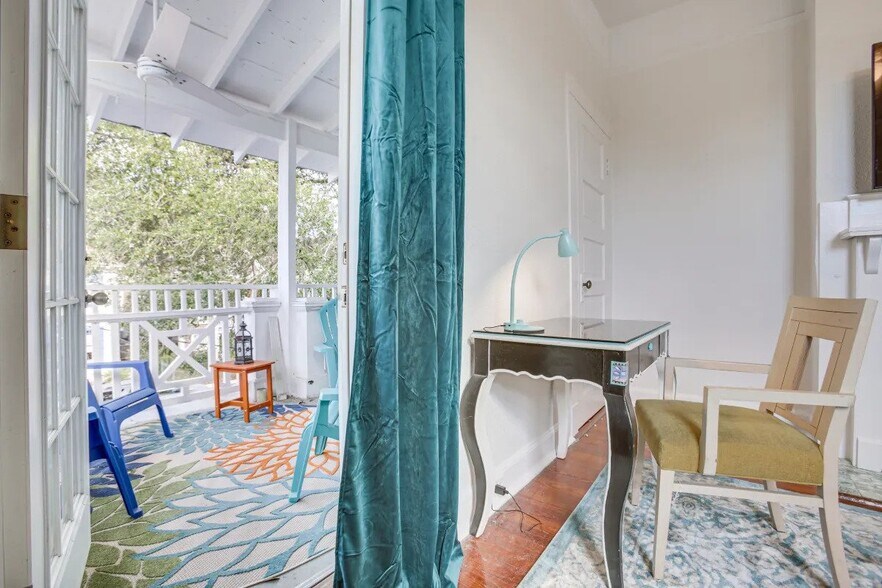 Building Photo - 7922 Sycamore St