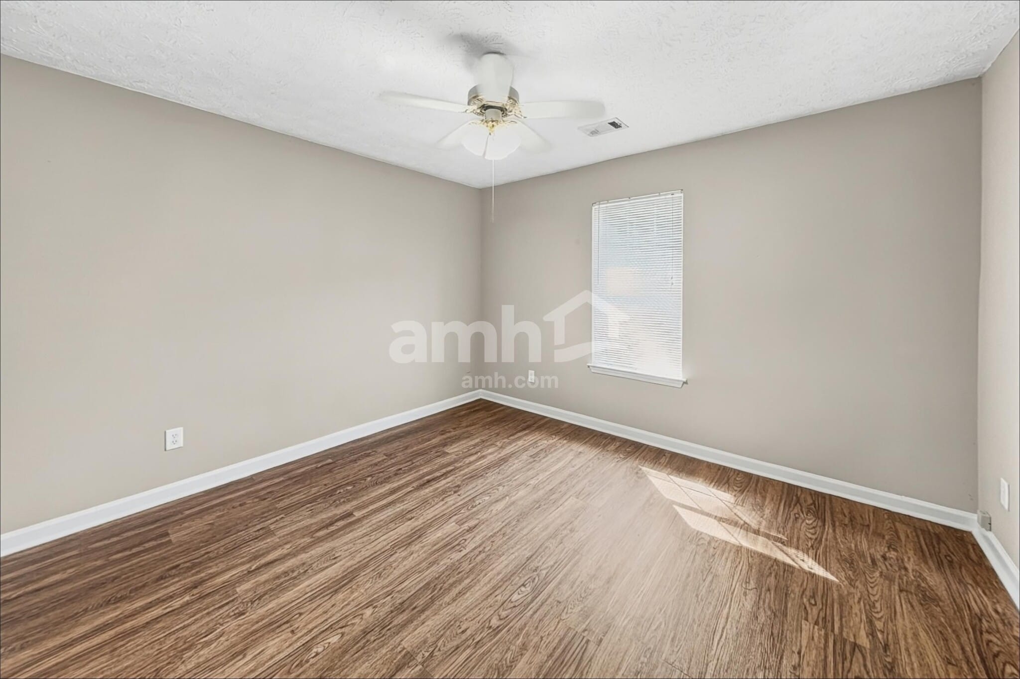 Building Photo - 1300 Wilkes Crest Dr