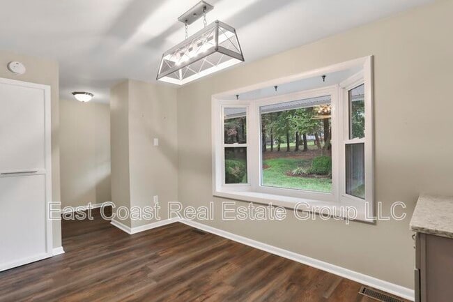 Building Photo - 3395 Canary Ct