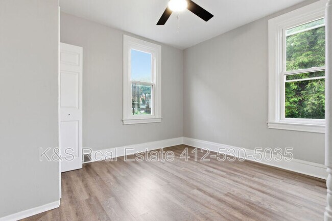 Building Photo - 27 E Orchard Ave