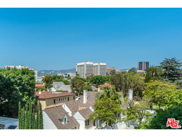 Building Photo - 10747 Wilshire Blvd