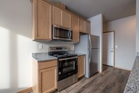 Building Photo - Large 2 Bedroom/2 Bath Apartment- Pet Frie...