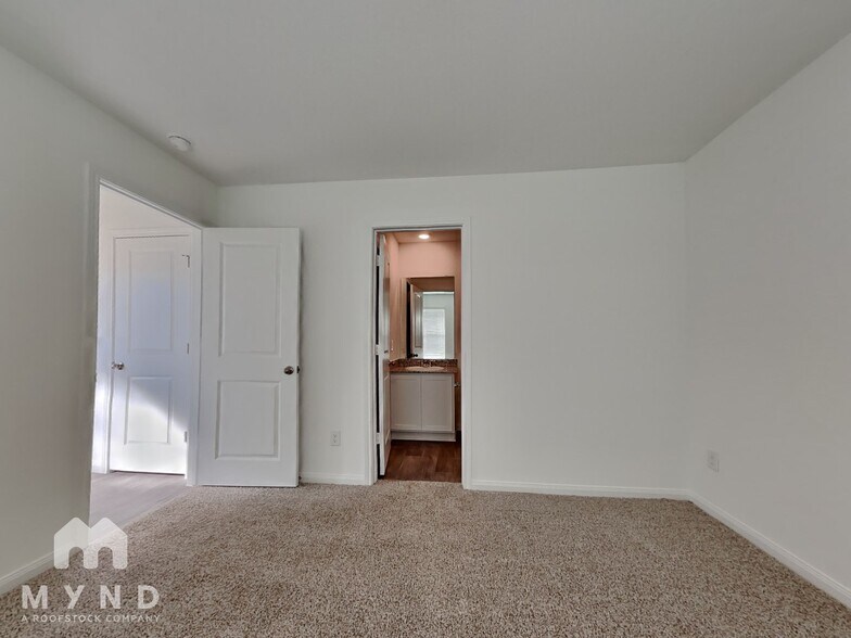 Building Photo - 12015 William Trails Cir