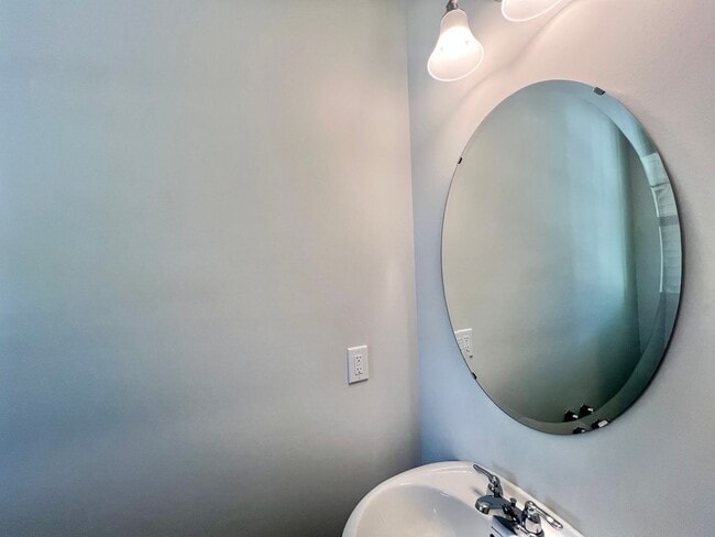 Building Photo - Newly Built 3BD, 2.5BA Raleigh Townhome in...