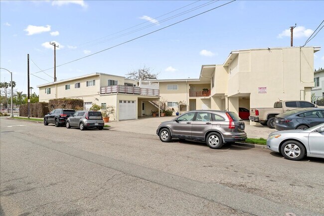 Building Photo - 1701 Washington Way