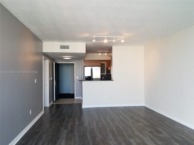 Building Photo - 335 S Biscayne Blvd