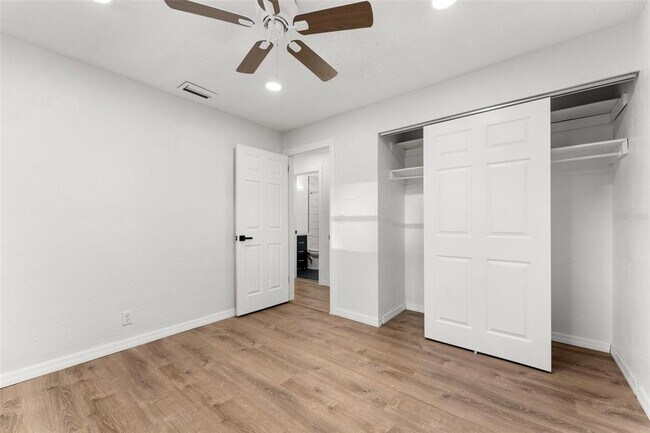 Building Photo - 2203 Nottingham Rd