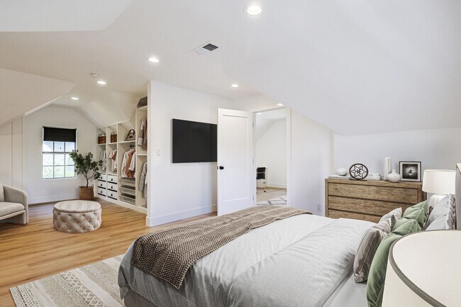 Building Photo - Chic Fully Renovated Luxury Home in the Burbank Hills!