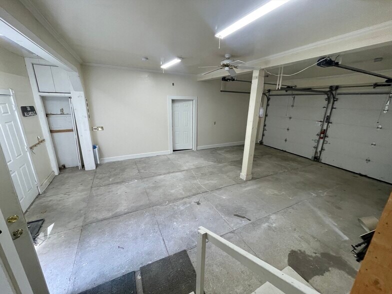 Building Photo - 30 Allandale St