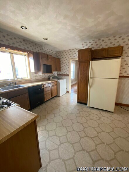 Building Photo - 62 Union St