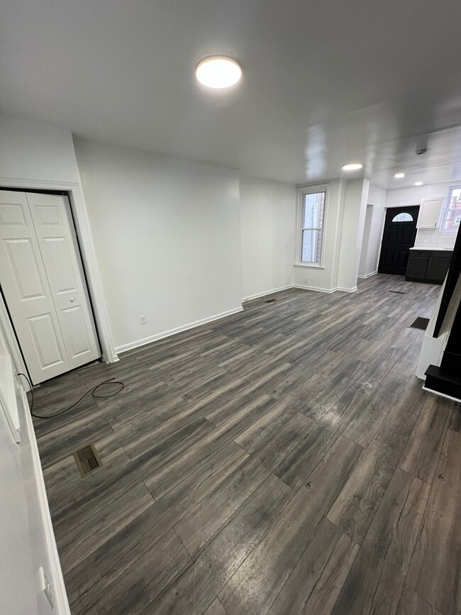 Building Photo - 912 Pennell St