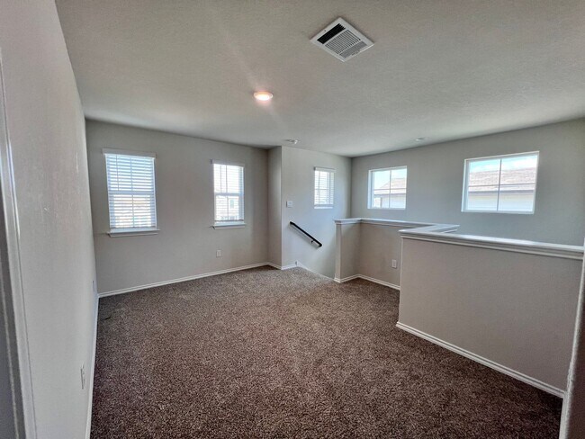 Building Photo - Solana Ridge Subdivision