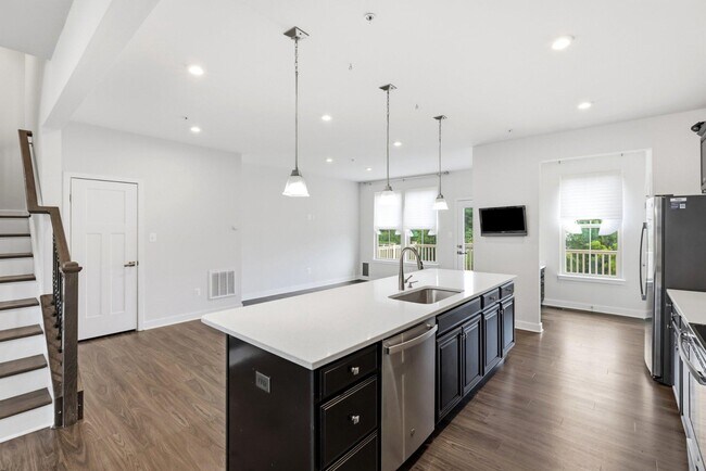 Building Photo - 5714 Richmanor Terrace