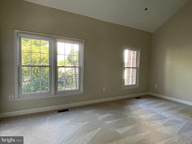 Building Photo - 9715 Whitley Park Pl