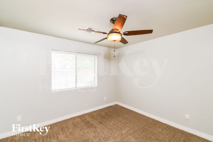 Building Photo - 1520 W Bentley St