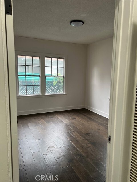 Building Photo - 5610 S St Andrews Pl