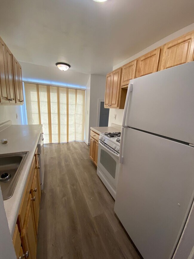 Building Photo - 2 Bedroom | 1 Bathroom Single-Family Home Near OSU – Pets Welcome!